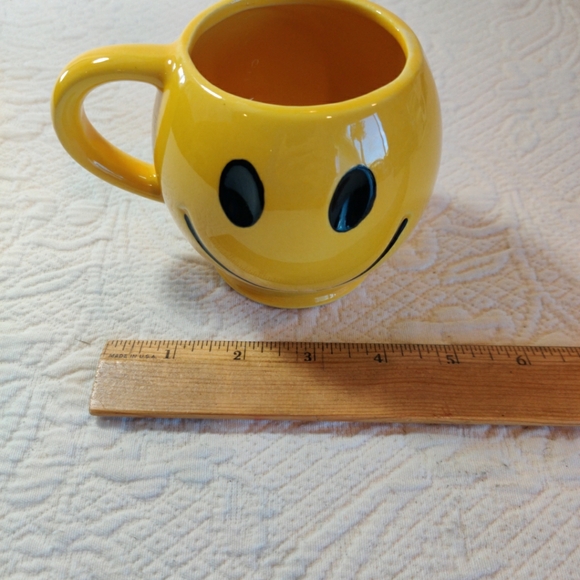 Vintage  1971 McCoy Ceramic Pottery Smiley Happy Face Coffee Cup Mug Yellow - Picture 8 of 9